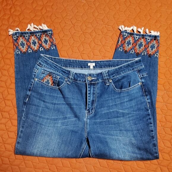 Reba - Embellished Cropped Jean - Size 12 - Picture 3 of 6